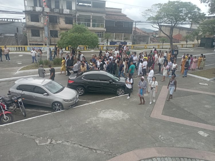 Candeias: Grupo Restrito e Elitista