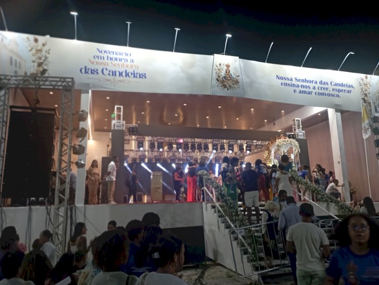 Político? Política Ofusca Tradição no Nono Dia do Novenário